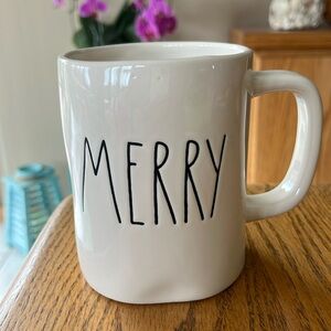 Rae Dunn MERRY Mug.       16oz